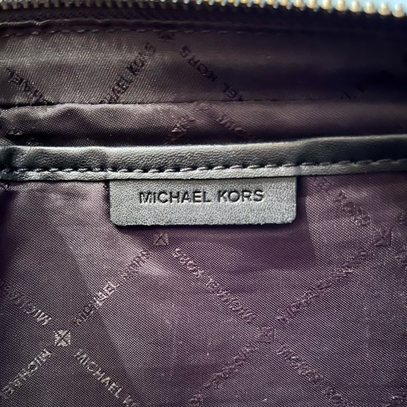 Michael Kors Jet Set Embossed Black Crossbody Bag - Picture 8 of 8